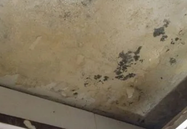市中阳台漏水维修公司分享下市中卫生间渗水维修需要注意哪些问题。